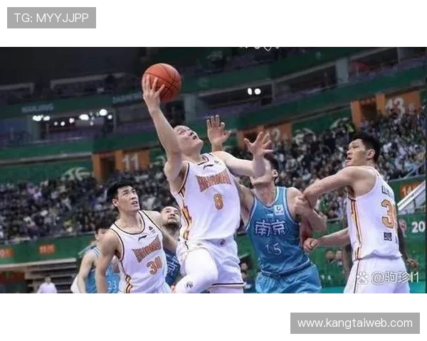 武汉篮球队在世界锦标赛中的灵活性展现与战术分析