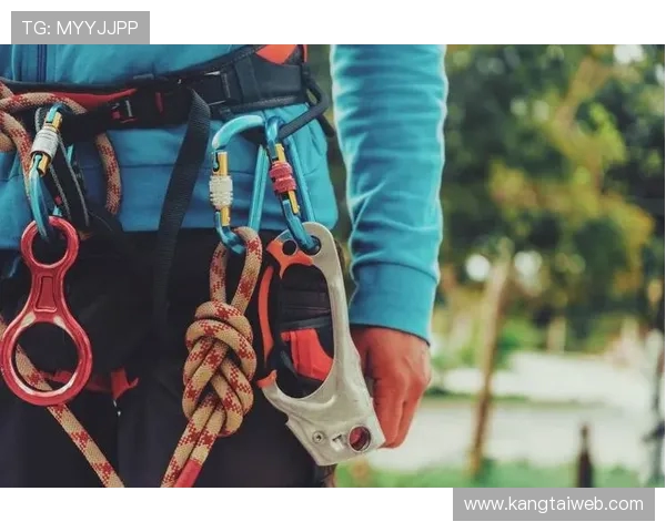 重庆攀岩队的控制策略与训练方法深度解析及其在攀岩热点中的影响