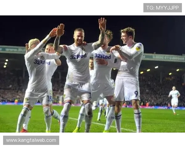 女人巡游与利兹联的精彩对决展现足球魅力与女性力量的完美结合 女人巡游与利兹联的精彩对决展现足球魅力与女性力量的完美结合