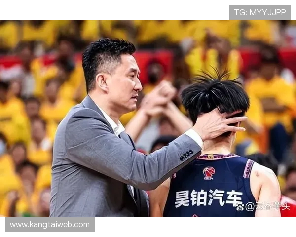 泽尼特与阿尔巴激战正酣赛场上演精彩对决引发球迷热议 泽尼特与阿尔巴激战正酣赛场上演精彩对决引发球迷热议